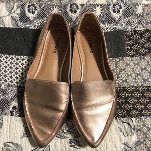 Rose gold flat w/pointed toe